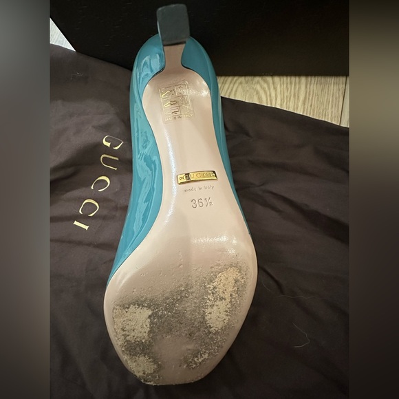 Blue and gold gucci heels (comes in original box) - Picture 4 of 7